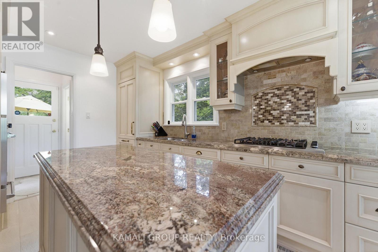 30 Blue Ridge Road, Toronto, ON