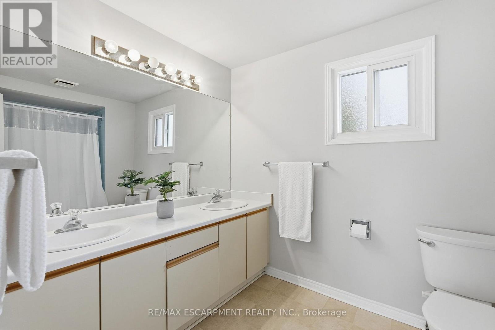 3193 Maderna Road, Burlington, ON