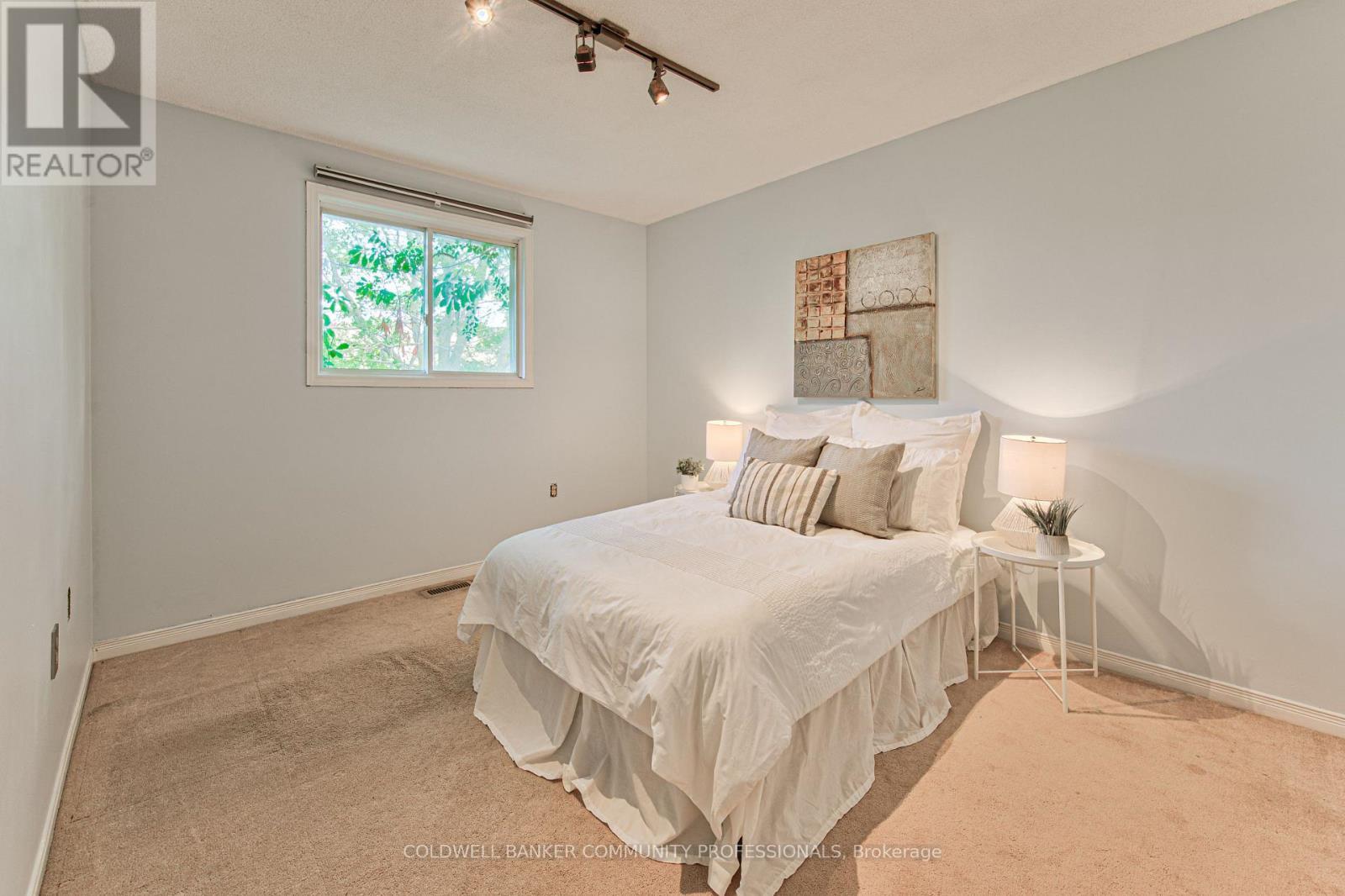 86 Chelsea Crescent, Hamilton, ON