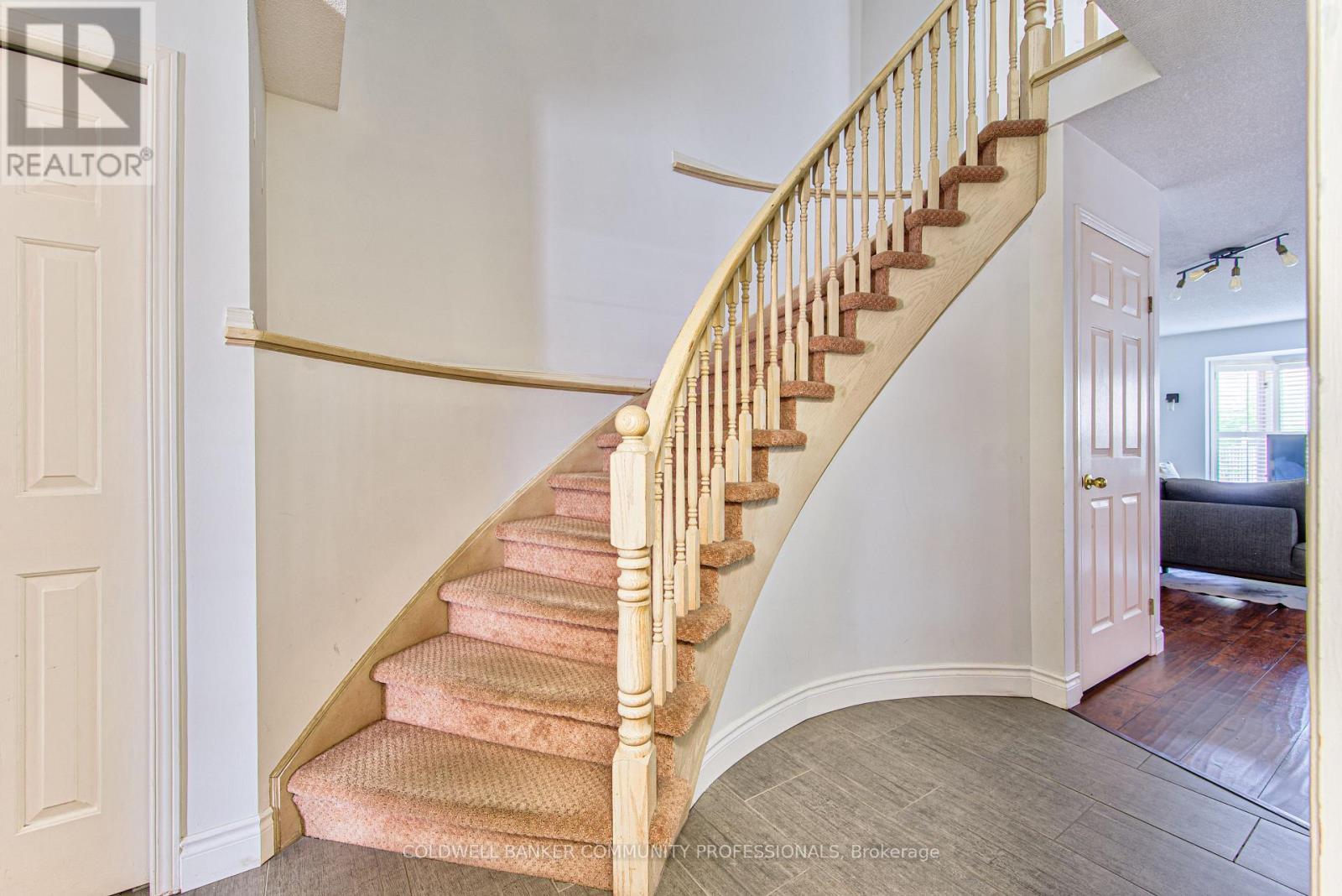 86 Chelsea Crescent, Hamilton, ON
