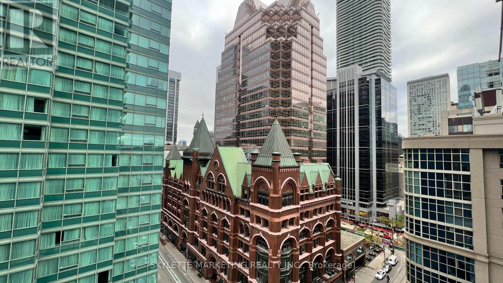 1011 - 25 Richmond Street E, Toronto, ON