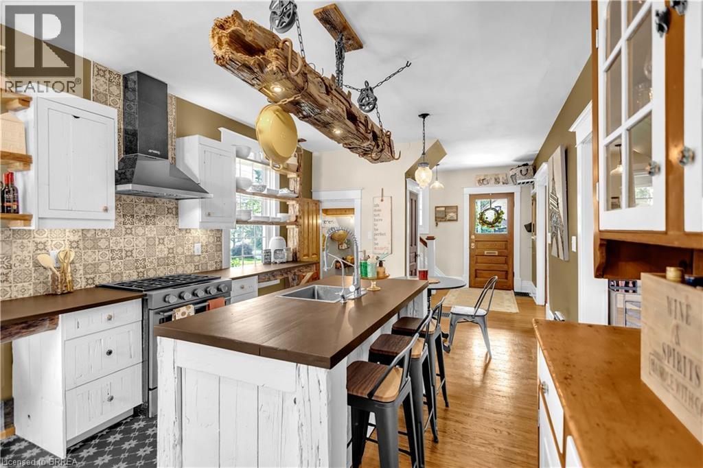 17 Alexander Avenue, Paris, ON