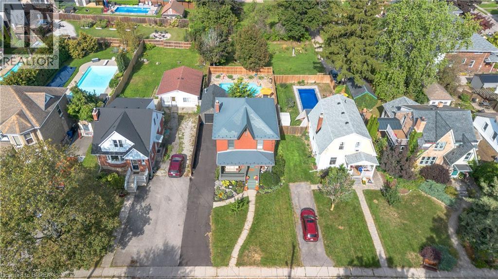 17 Alexander Avenue, Paris, ON