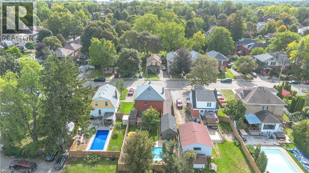 17 Alexander Avenue, Paris, ON