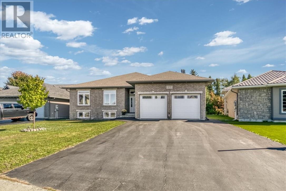 4256 Heritage Drive, Hanmer, ON