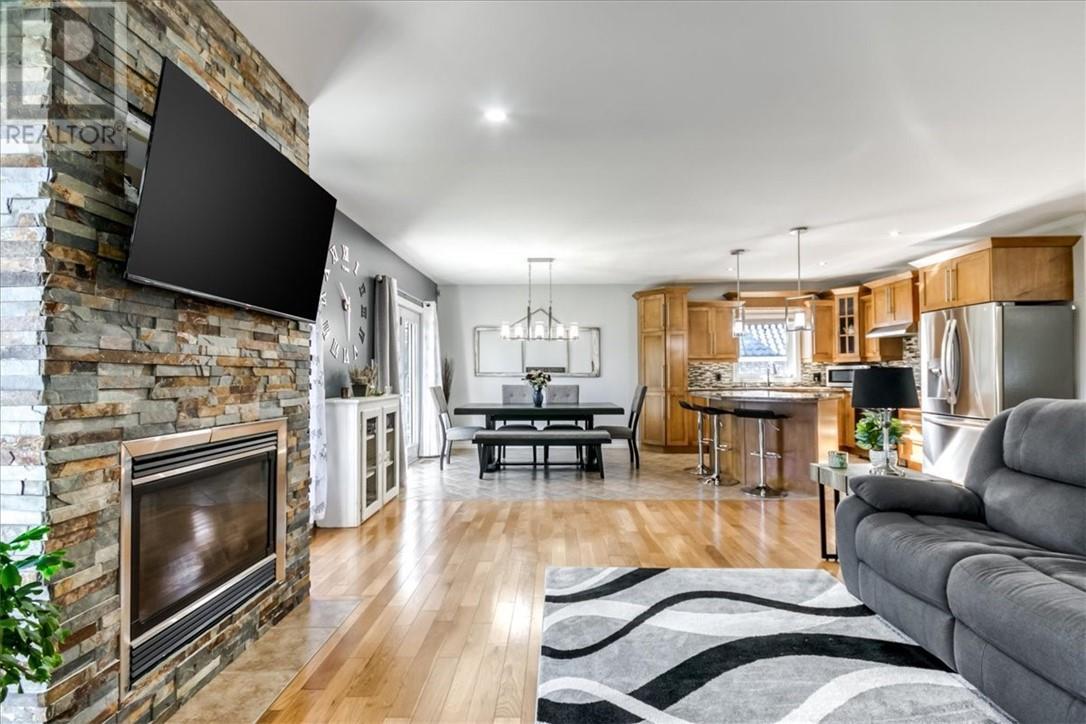 4256 Heritage Drive, Hanmer, ON