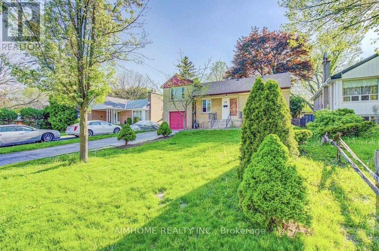 32 Lauralynn Crescent, Toronto, ON