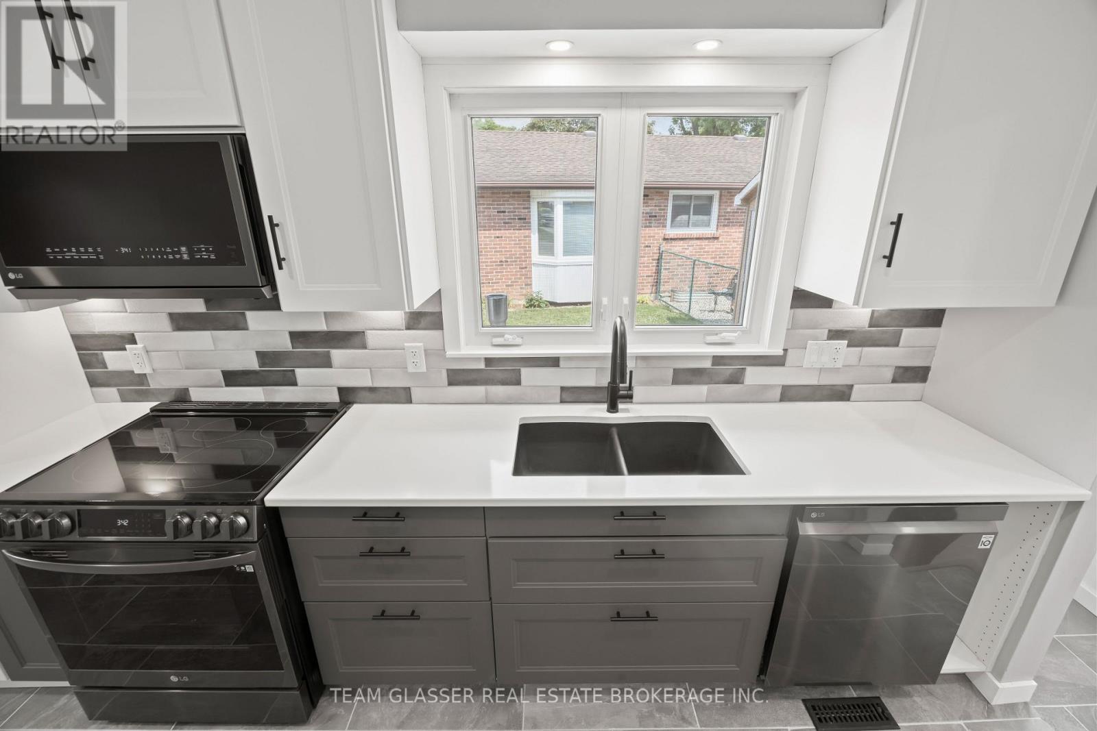6 Heath Place, London South (South T), ON