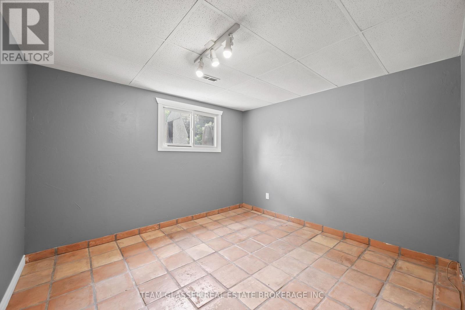 6 Heath Place, London South (South T), ON