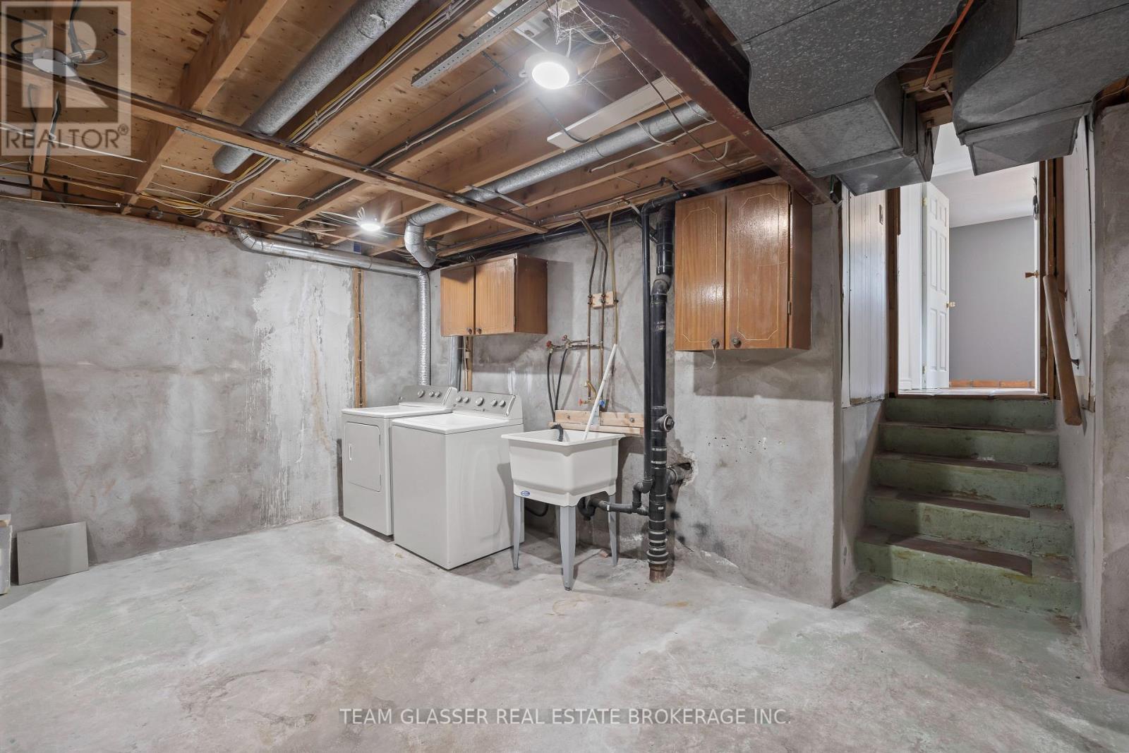 6 Heath Place, London South (South T), ON