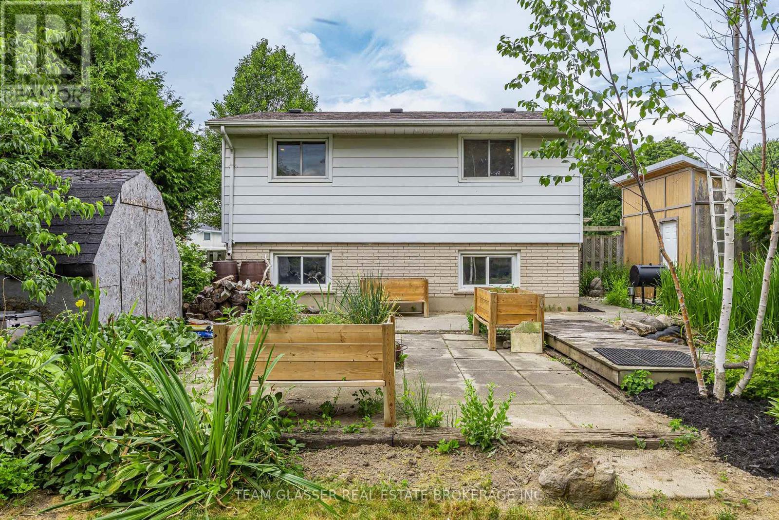 6 Heath Place, London South (South T), ON