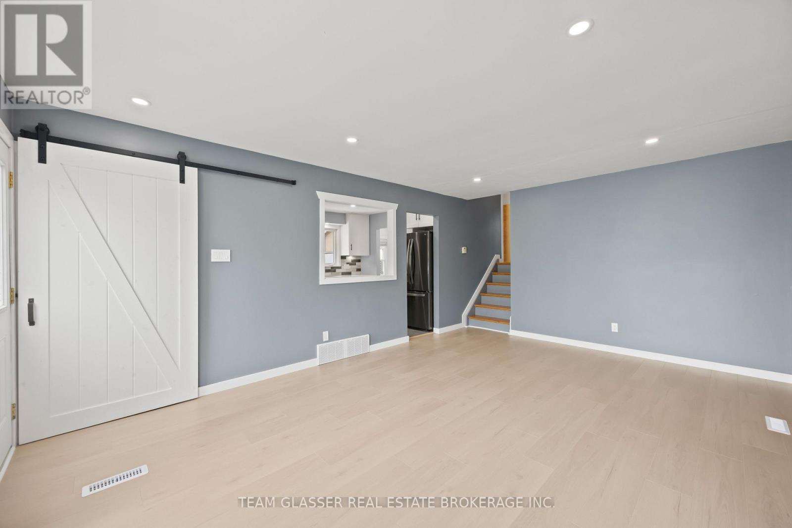 6 Heath Place, London South (South T), ON