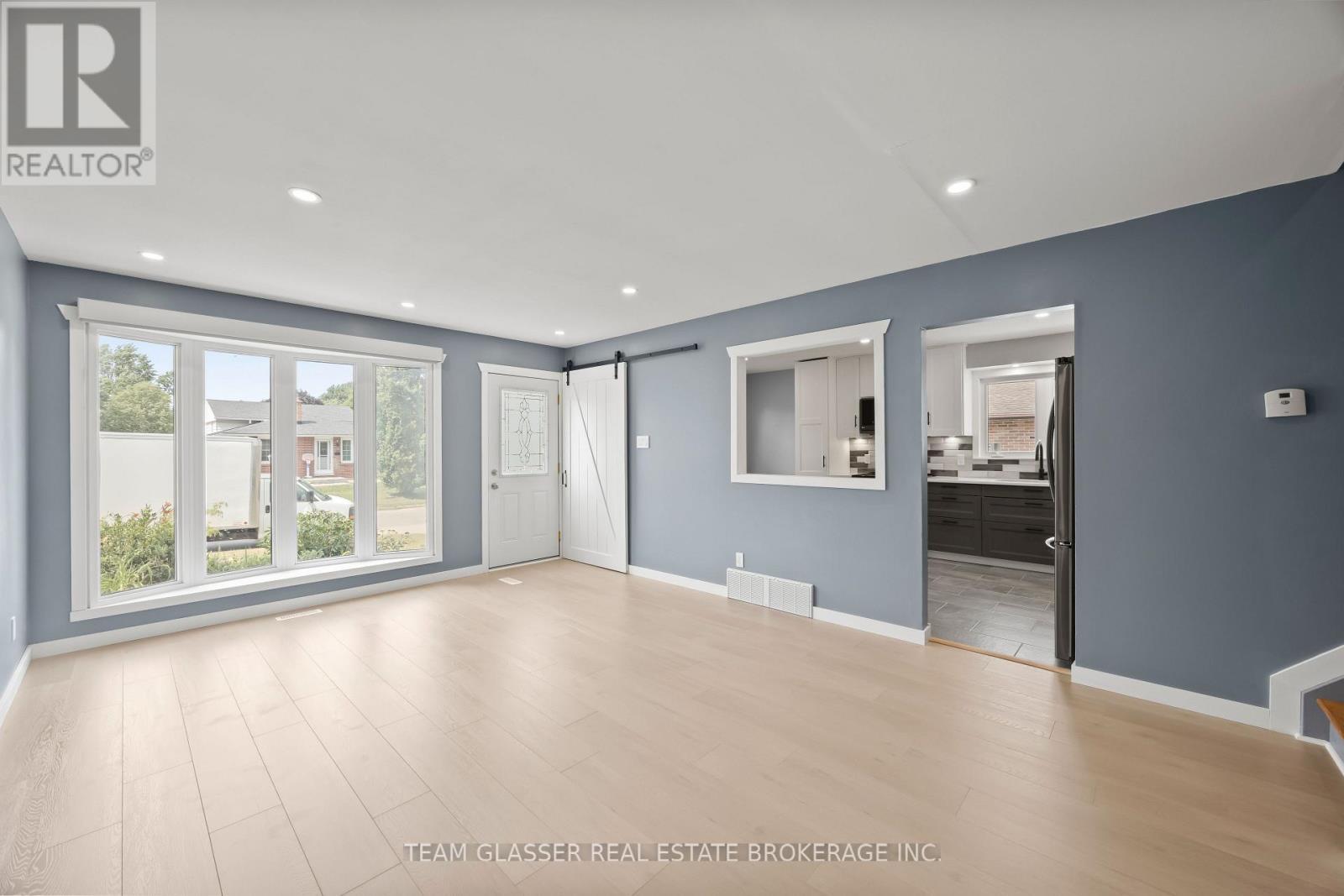 6 Heath Place, London South (South T), ON