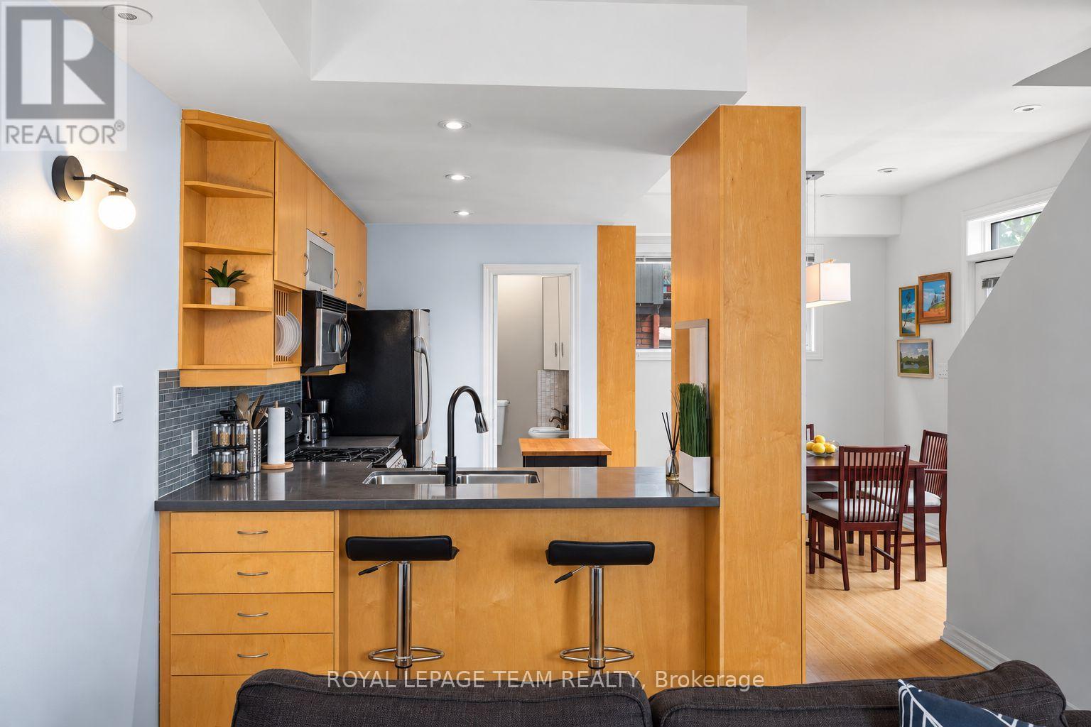B - 92 Holland Avenue, Ottawa, ON