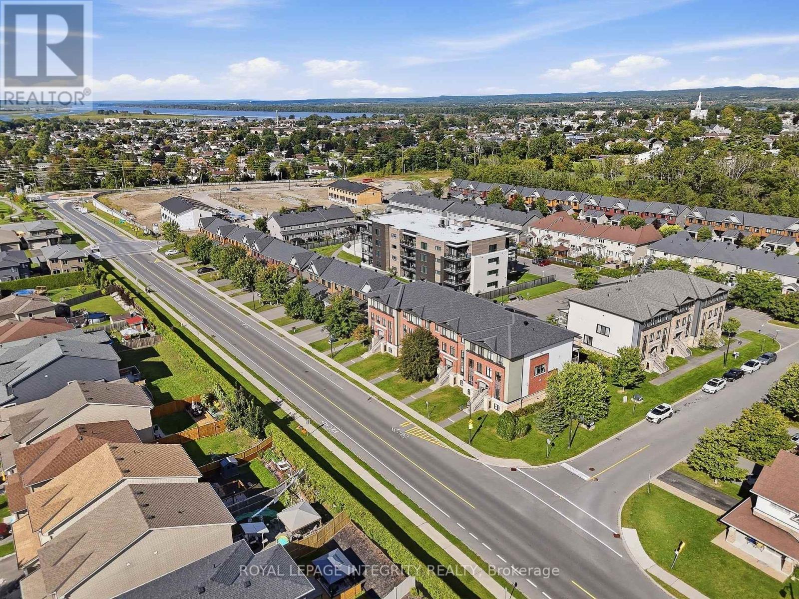 # 5 - 1124 Docteur Corbeil Boulevard, Clarence-Rockland, ON