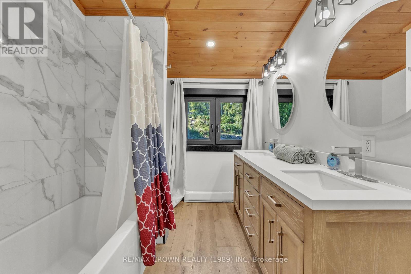 560 Pinecreek Crescent, Callander, ON