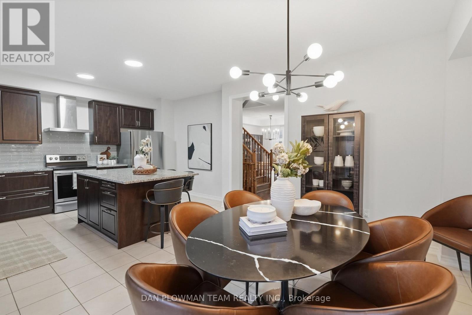 14 Cornerside Way, Whitby, ON