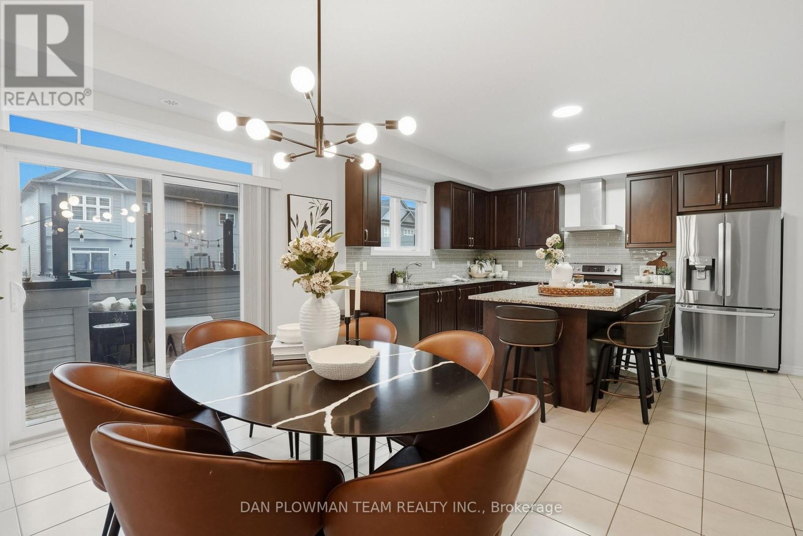 14 Cornerside Way, Whitby, ON