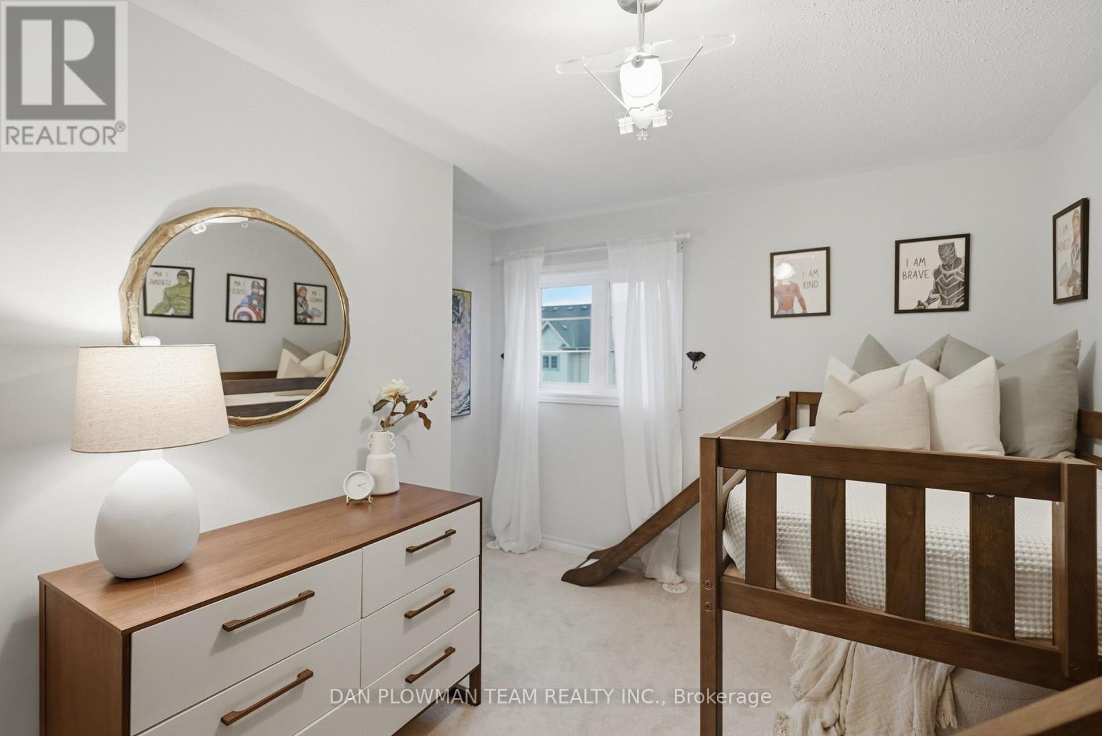 14 Cornerside Way, Whitby, ON