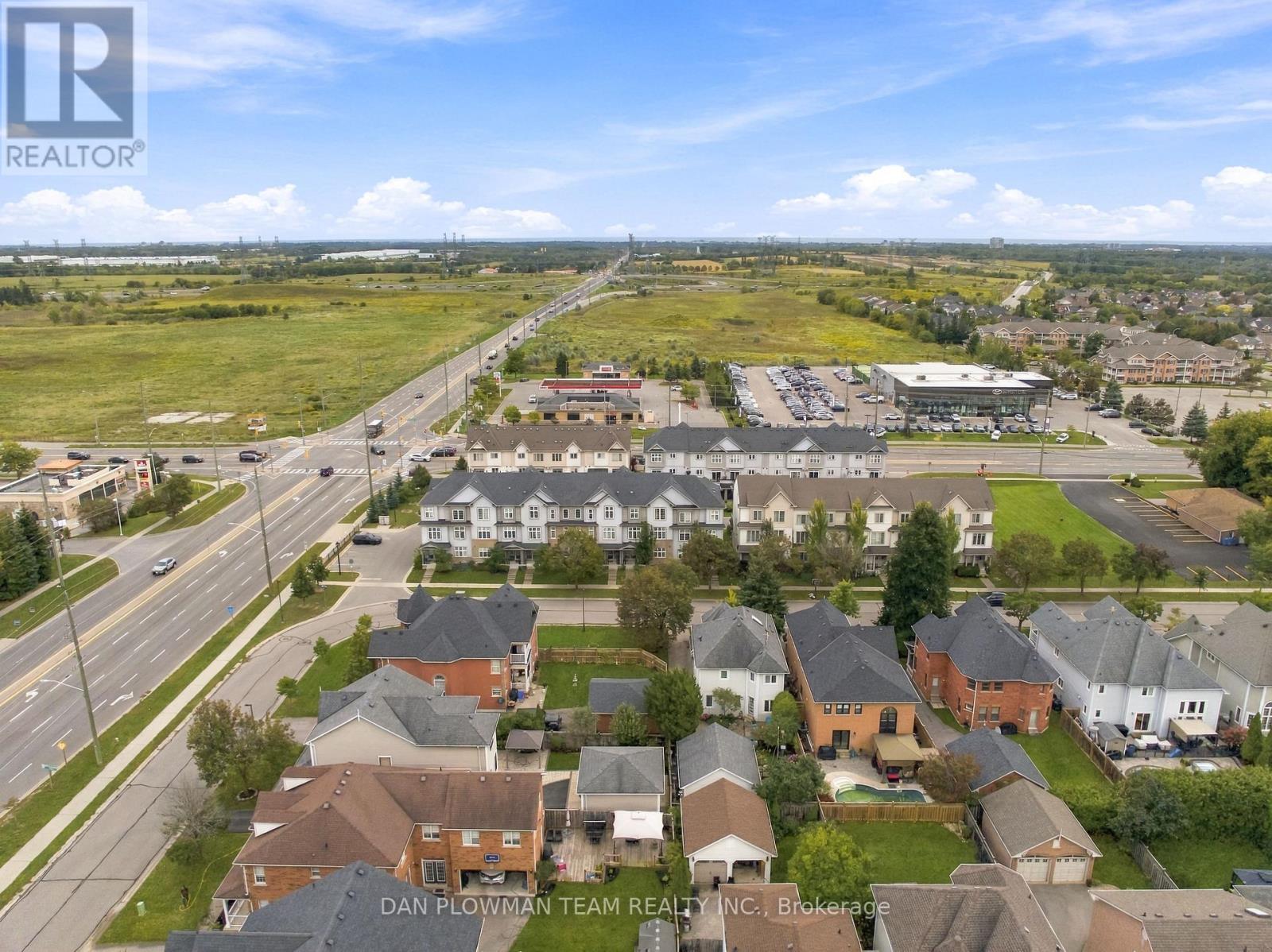 14 Cornerside Way, Whitby, ON