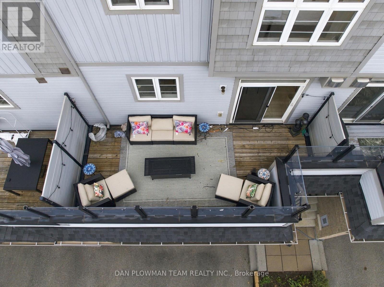 14 Cornerside Way, Whitby, ON