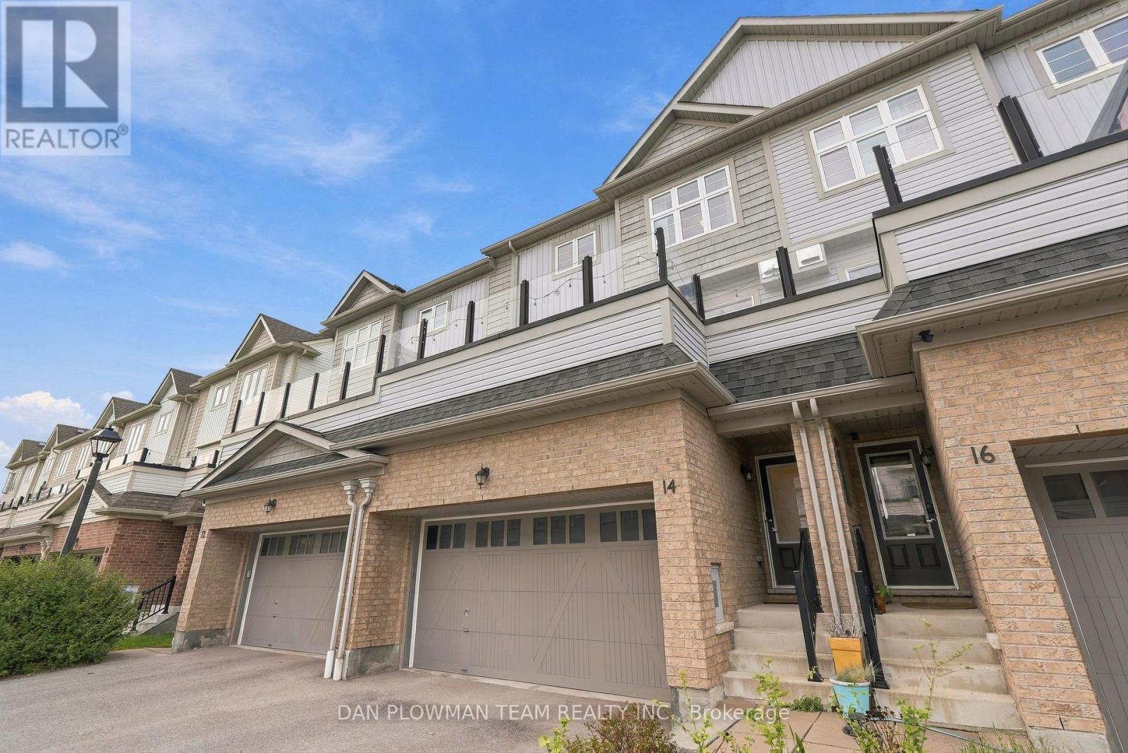 14 Cornerside Way, Whitby, ON
