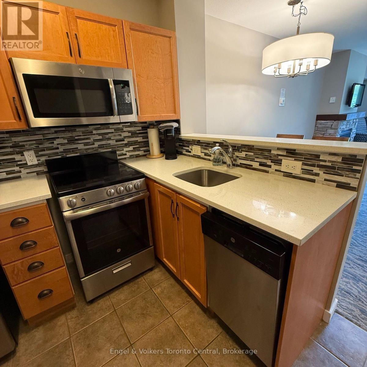 Full Kitchen - 322 - 156 Jozo Weider Boulevard, Blue Mountains, ON