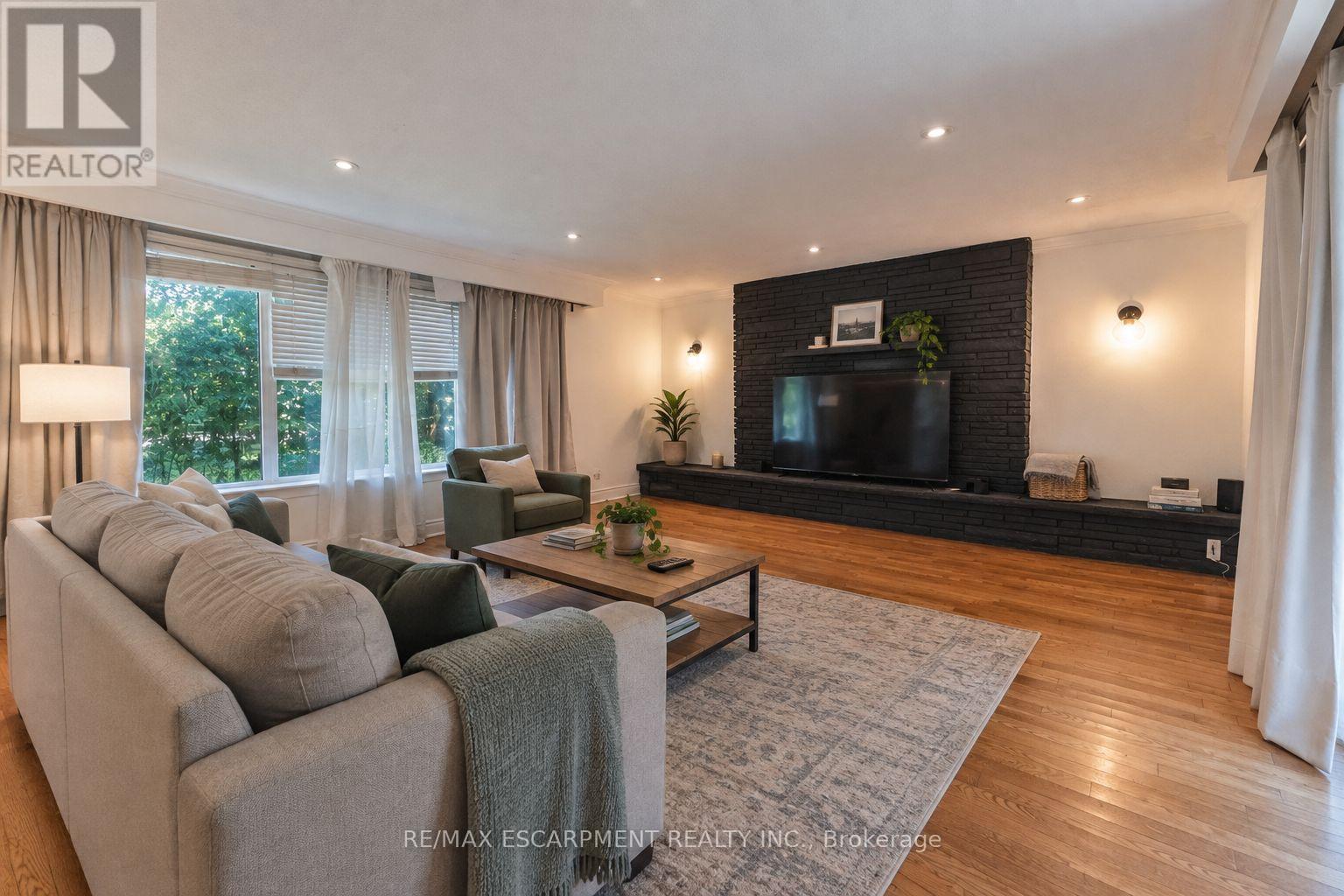 Virtually Staged - 505 Patricia Drive, Oakville, ON