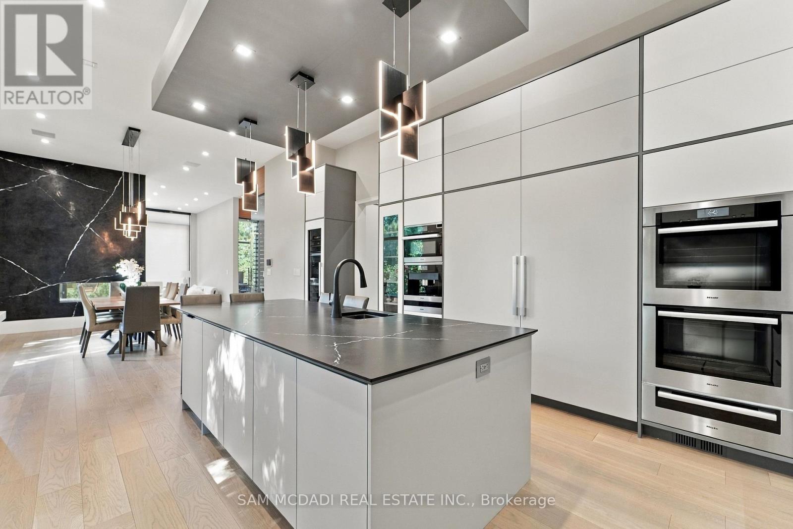 112 Elton Park Road, Oakville, ON