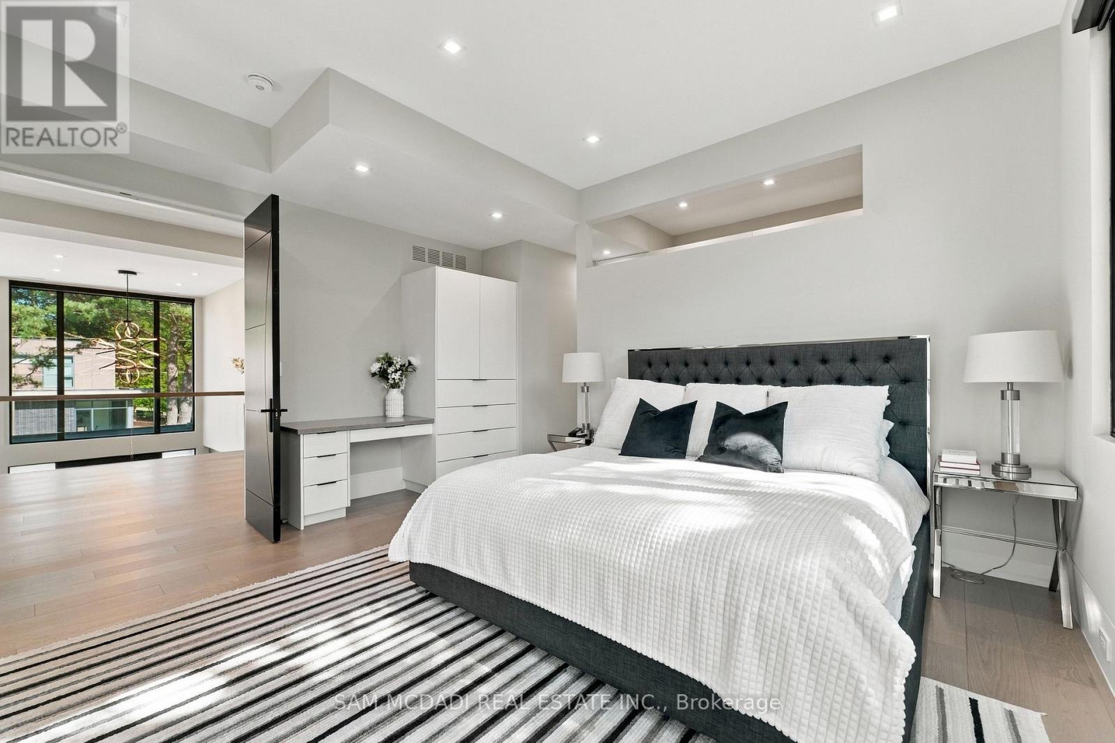 112 Elton Park Road, Oakville, ON