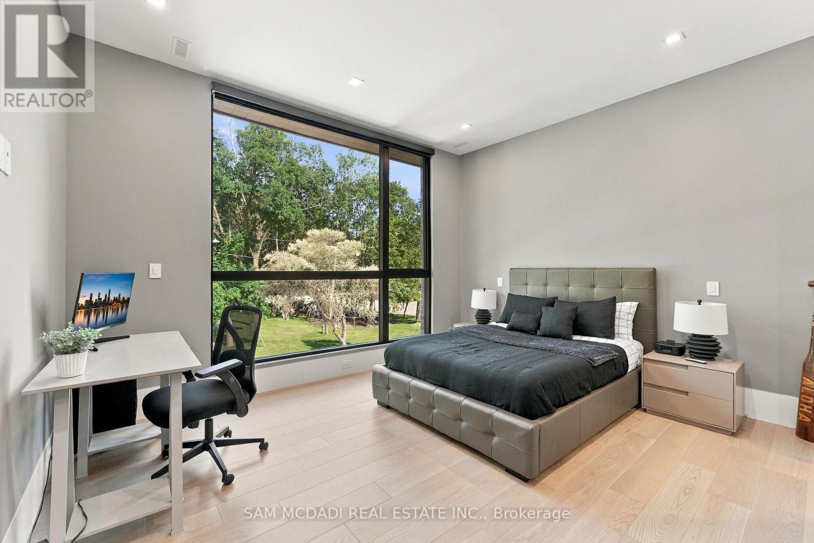 112 Elton Park Road, Oakville, ON