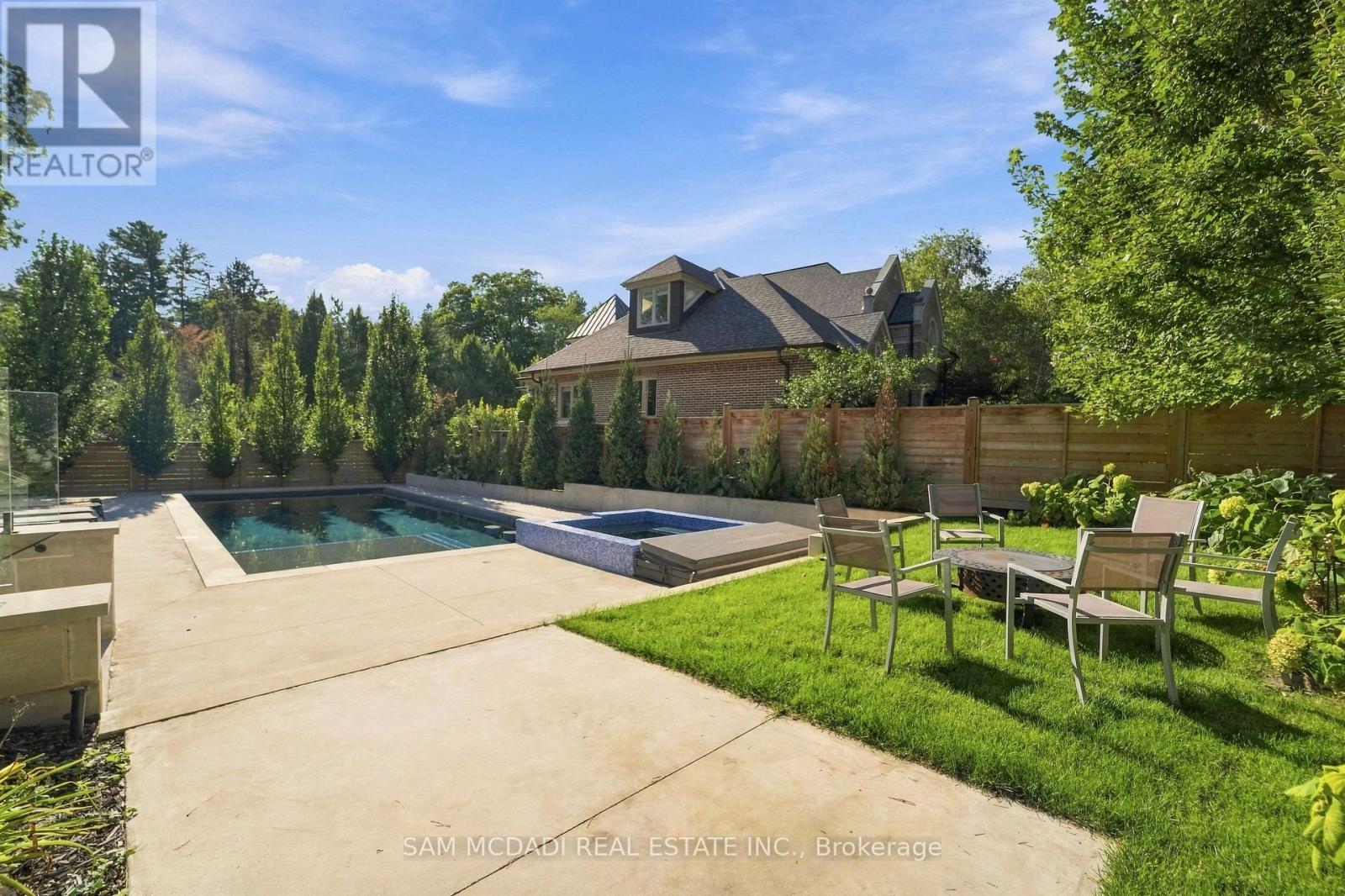 112 Elton Park Road, Oakville, ON