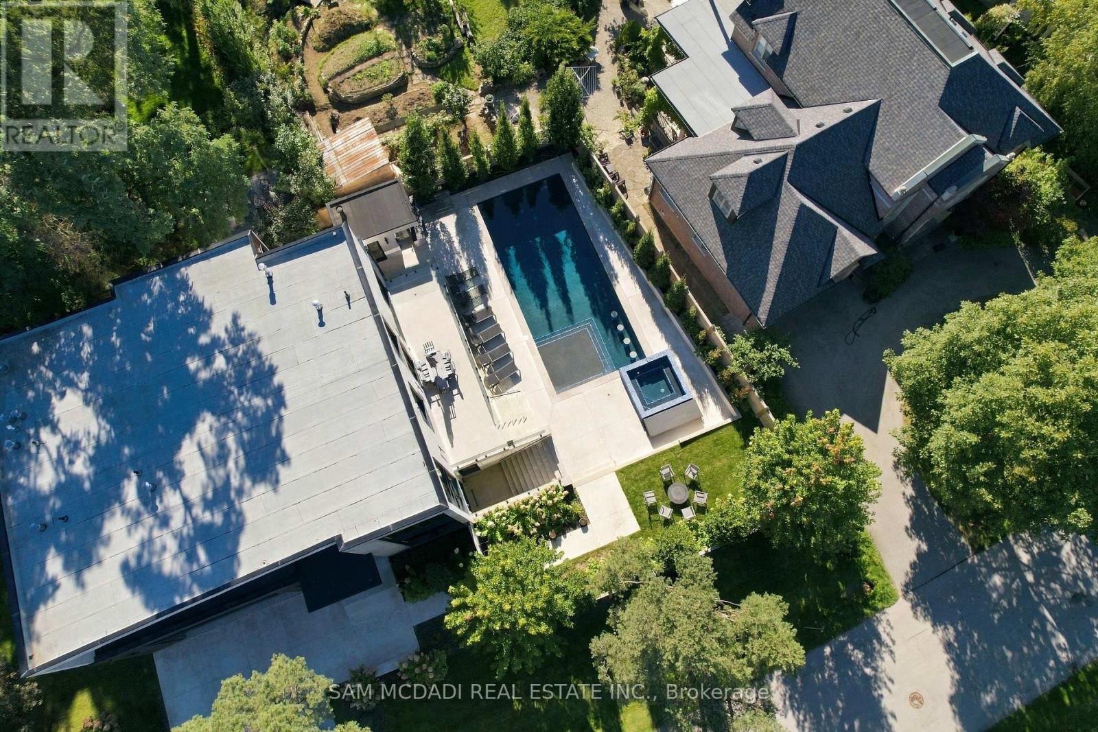 112 Elton Park Road, Oakville, ON