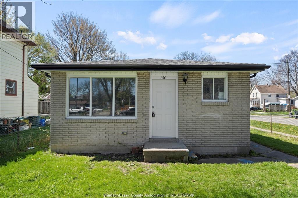 561 Chippawa Street, Windsor, ON