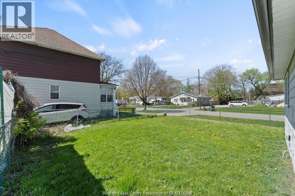 561 Chippawa Street, Windsor, ON