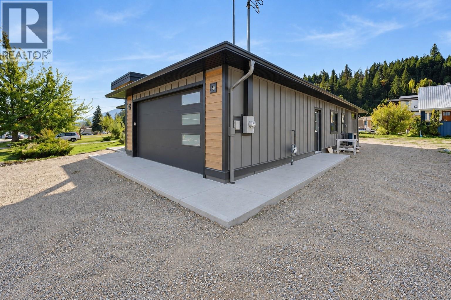 186 Salmon Arm Drive, Enderby, BC