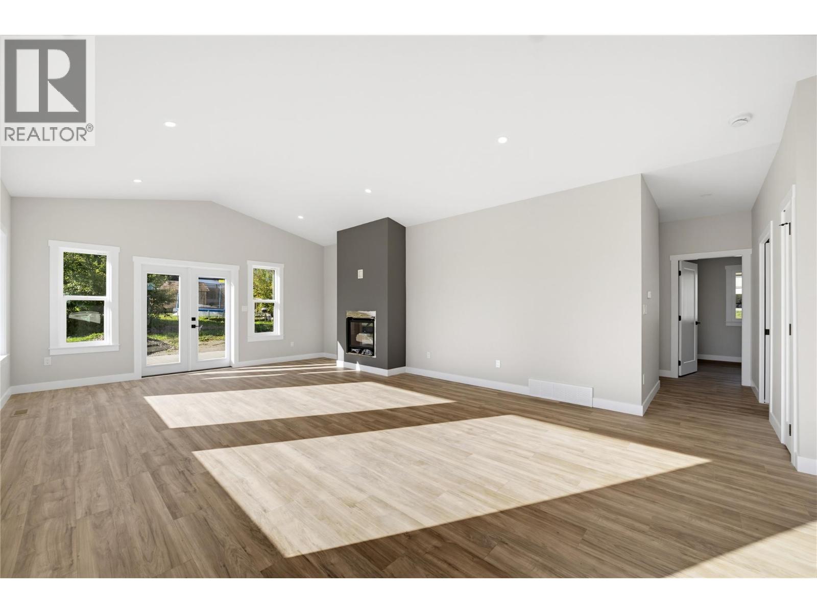 186 Salmon Arm Drive, Enderby, BC