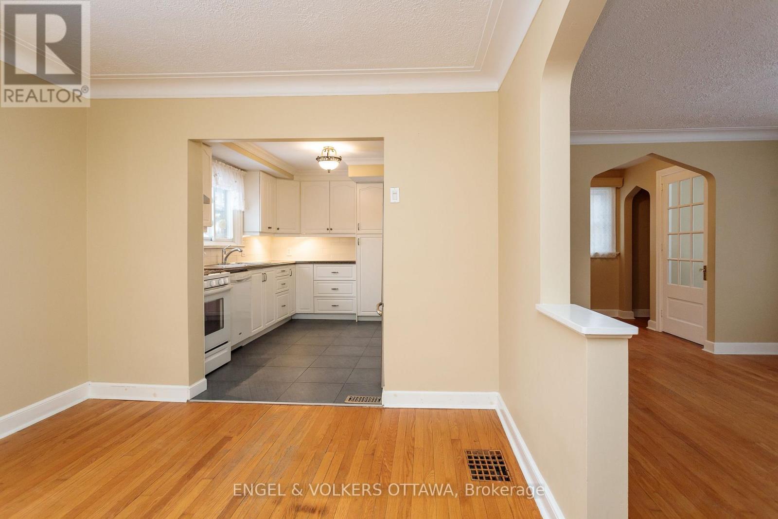 225 Pleasant Park Road, Ottawa, ON
