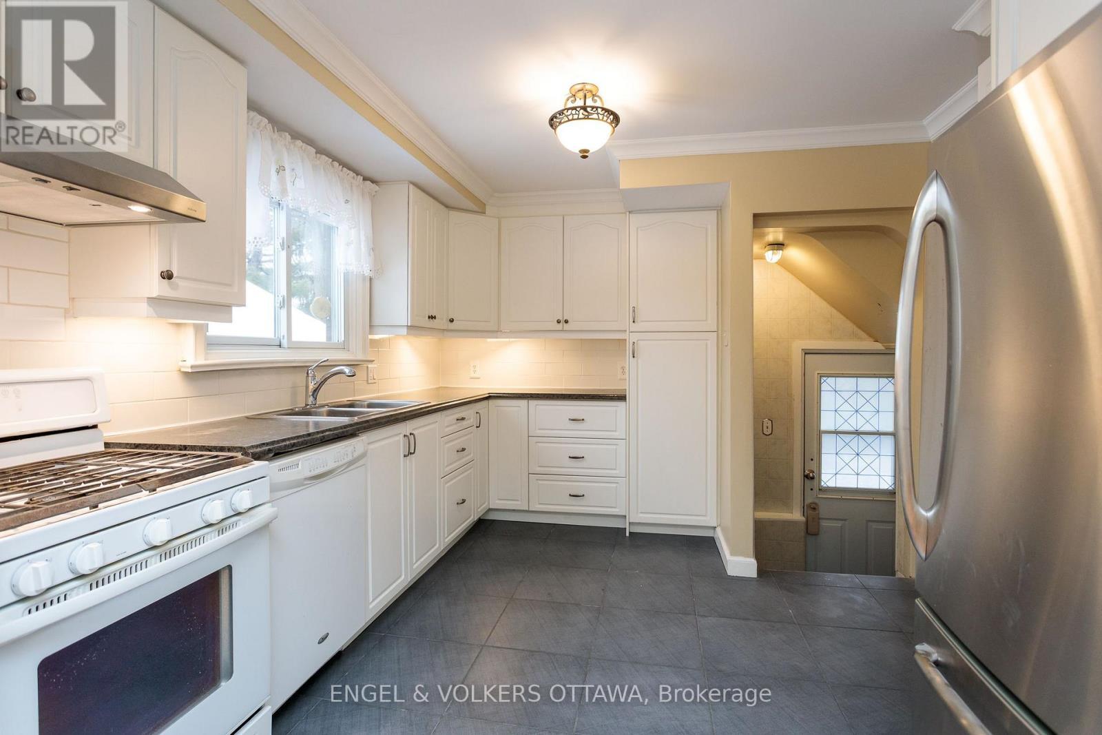225 Pleasant Park Road, Ottawa, ON