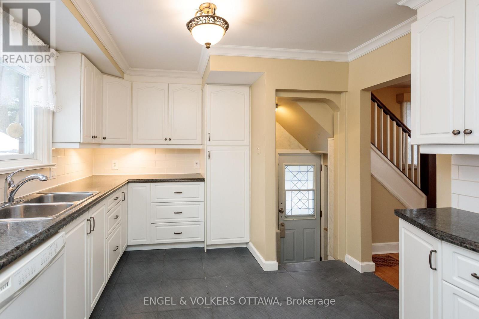 225 Pleasant Park Road, Ottawa, ON