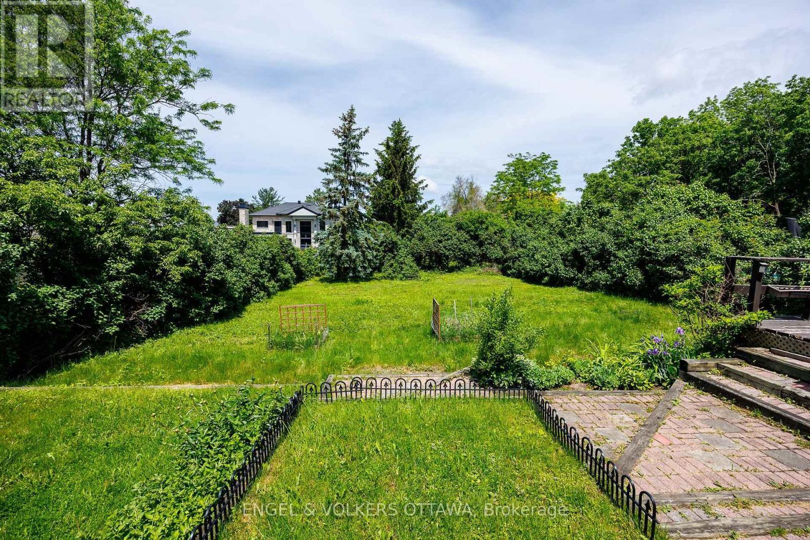 225 Pleasant Park Road, Ottawa, ON