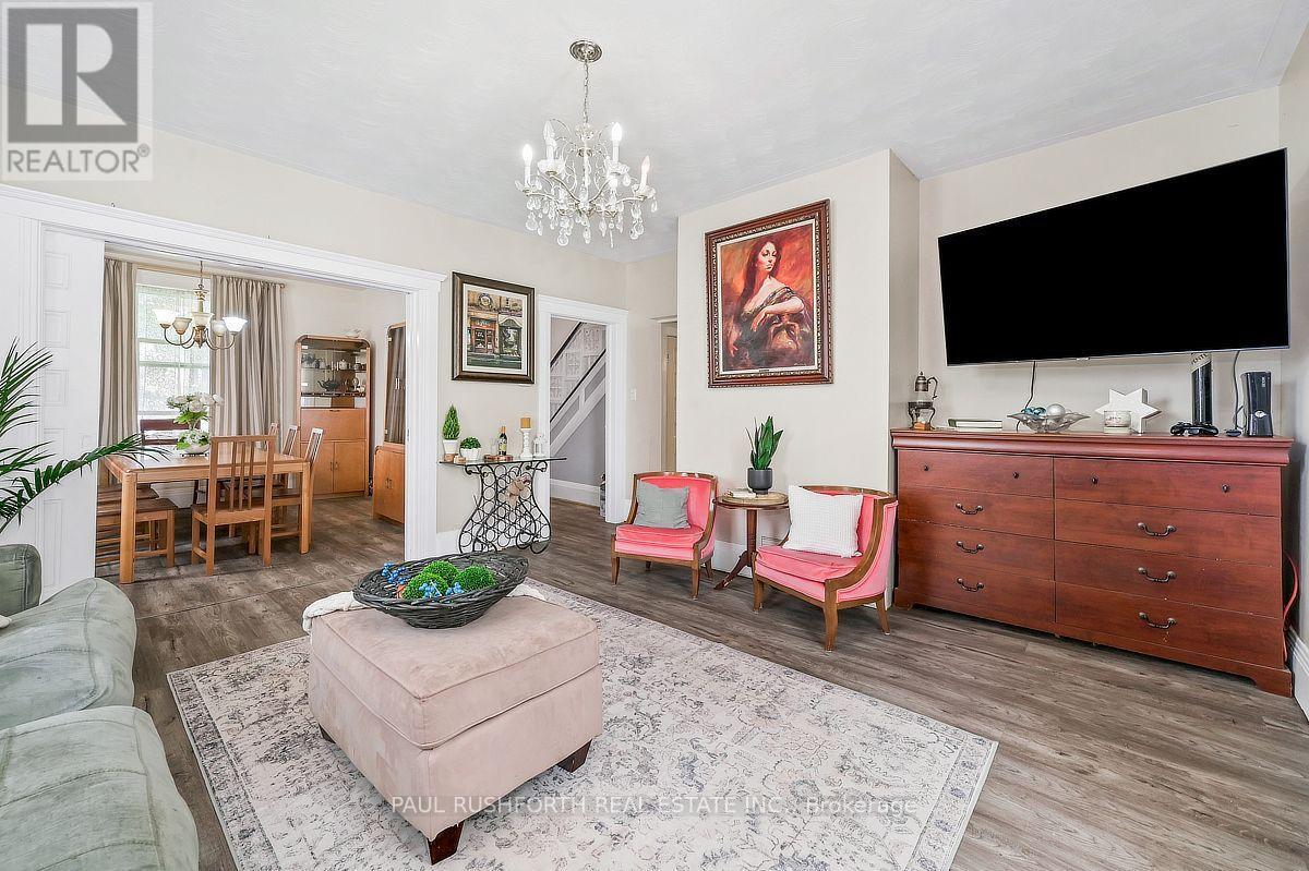 Living Room - 100 Poole Street, Mcnab/Braeside, ON