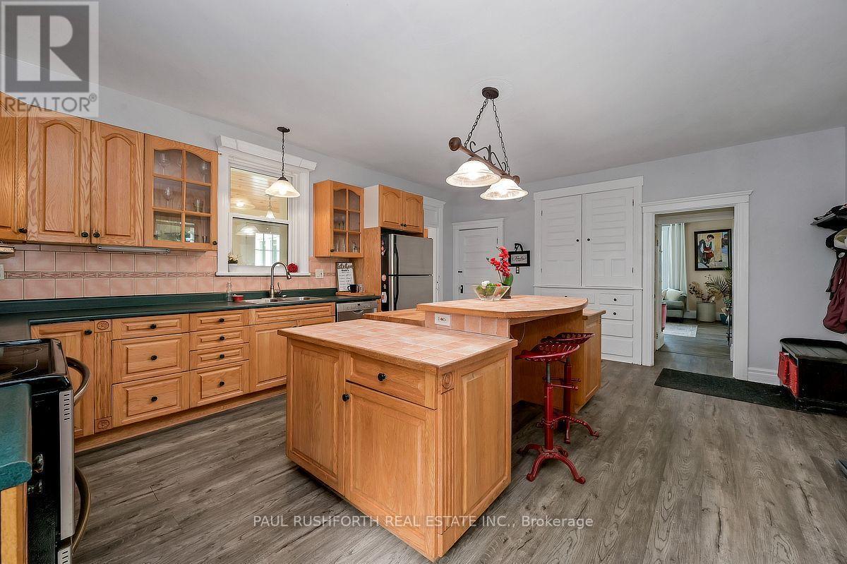 Kitchen - 100 Poole Street, Mcnab/Braeside, ON