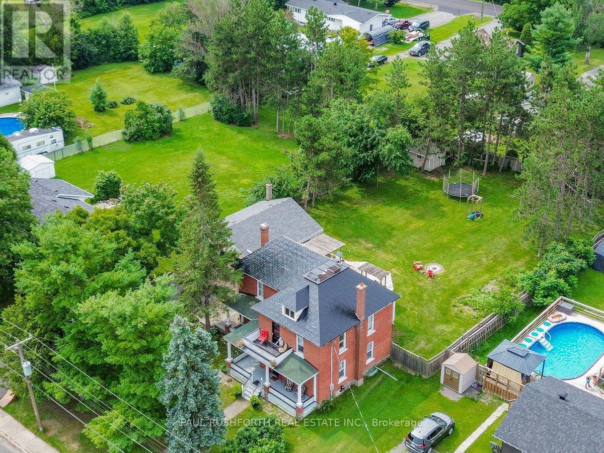 Exterior - 100 Poole Street, Mcnab/Braeside, ON