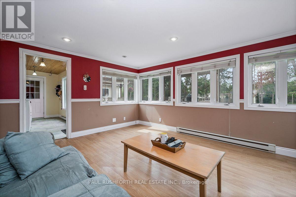 Mud Room - 100 Poole Street, Mcnab/Braeside, ON