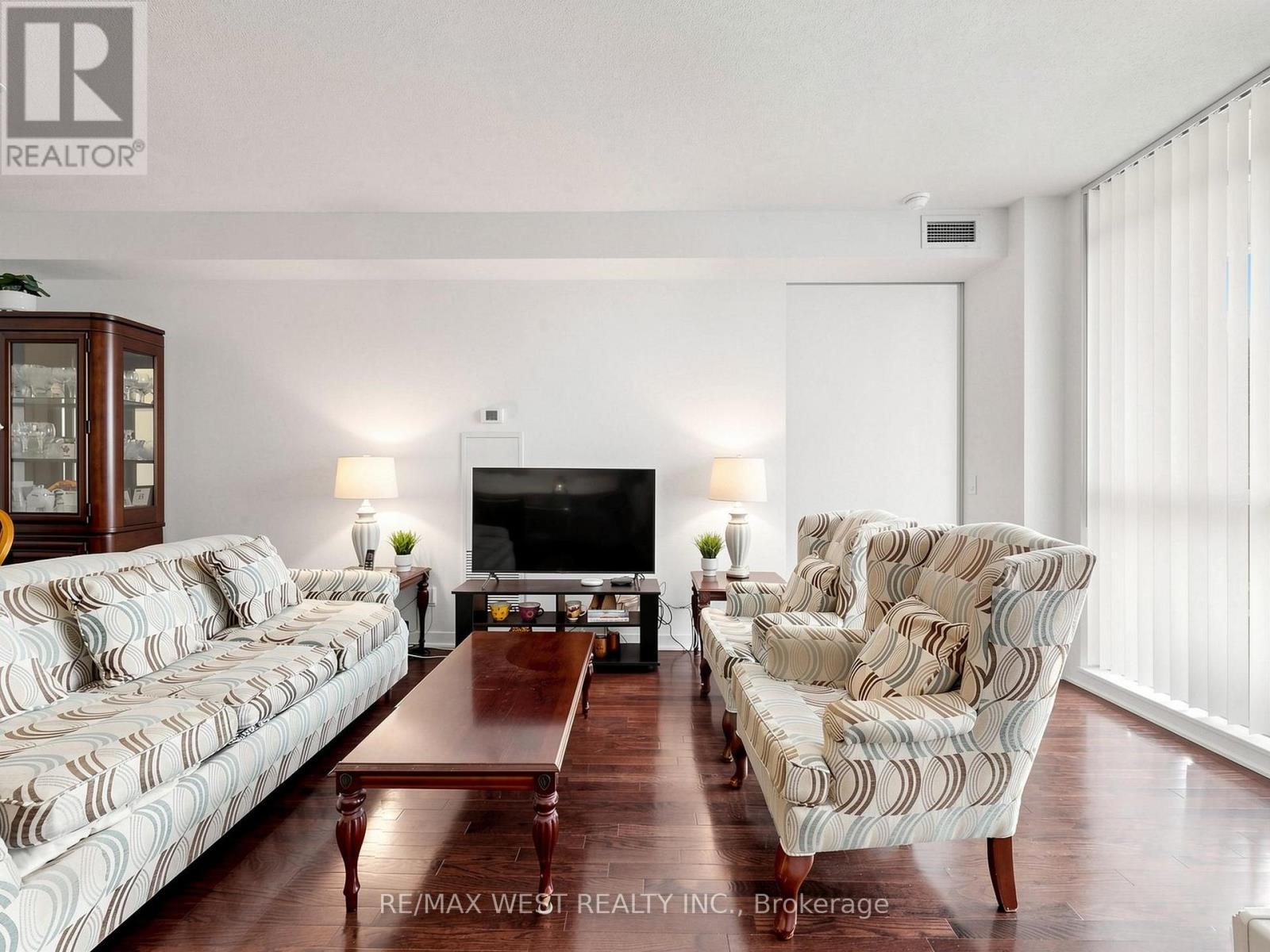 513 - 770 Bay Street, Toronto, ON