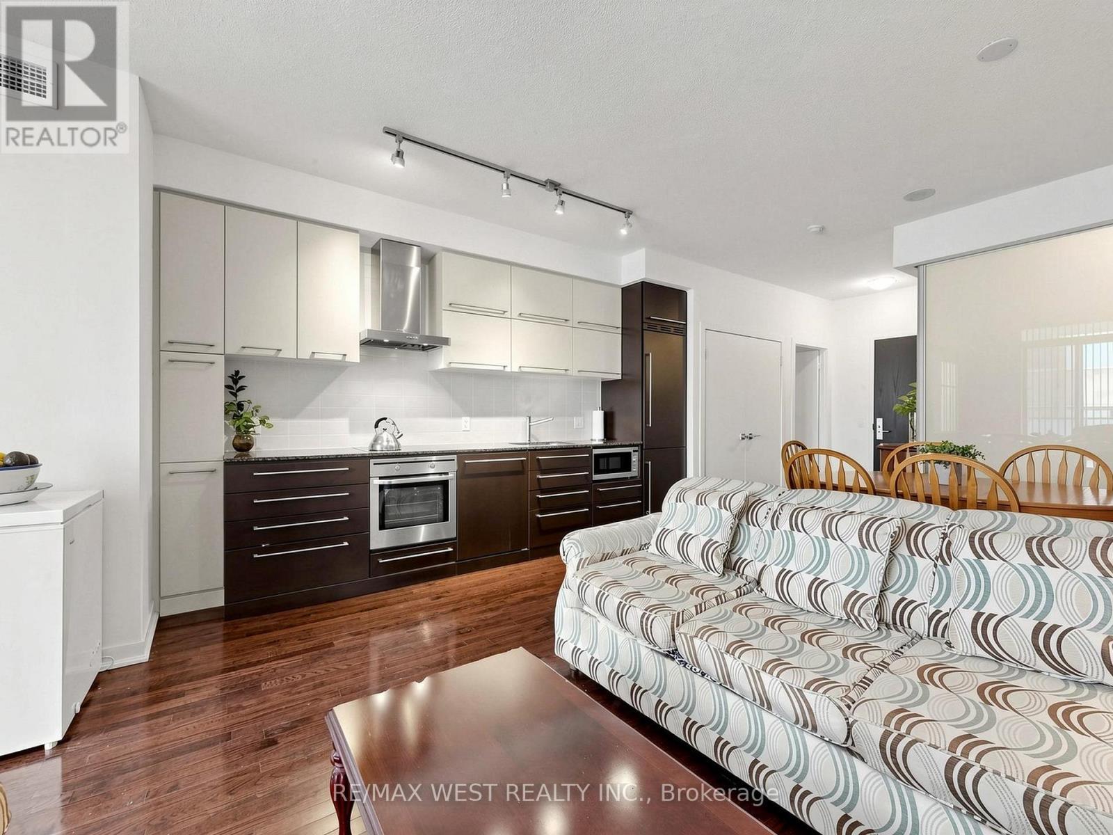 513 - 770 Bay Street, Toronto, ON