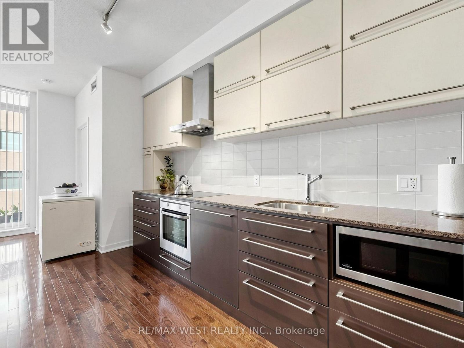 513 - 770 Bay Street, Toronto, ON