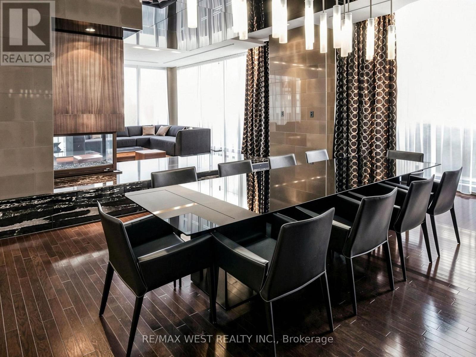 513 - 770 Bay Street, Toronto, ON