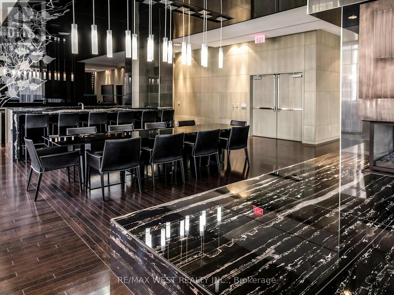 513 - 770 Bay Street, Toronto, ON